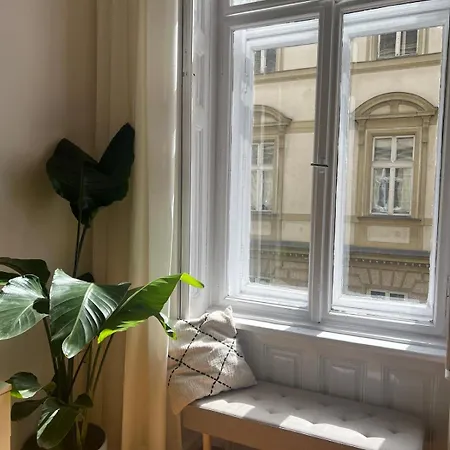 Appartement Spacious Tranquil Sunny In Center With Ac, 4k Tv