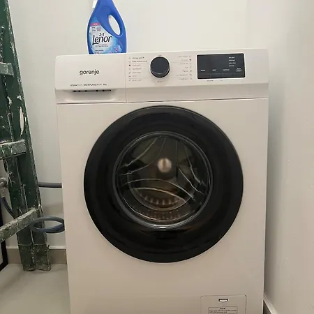 Spacious Tranquil Sunny In Center With Ac, 4k Tv